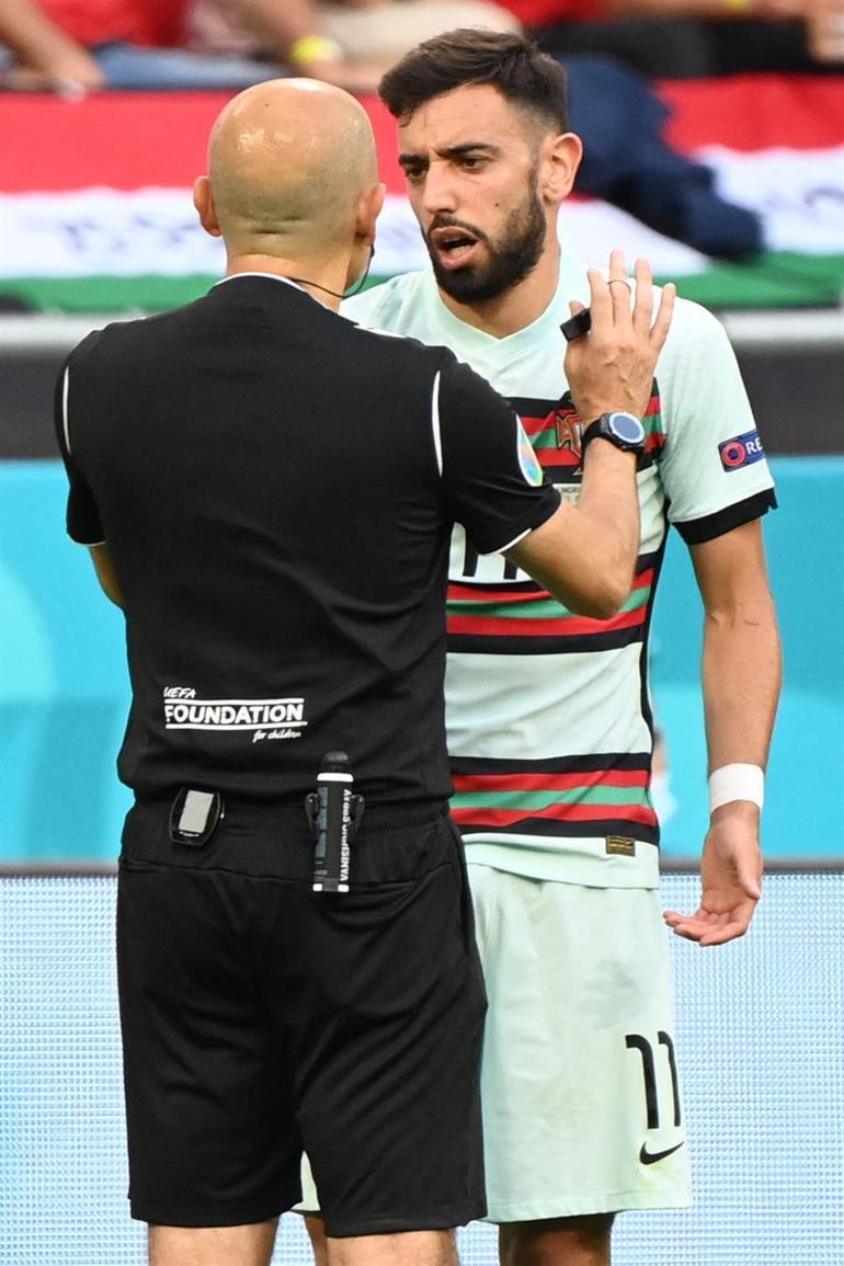 Last Minute: Cüneyt Çakır & Cristiano Ronaldo stamp on Hungary - Portugal match in EURO 2020 Ronaldo went crazy, Cüneyt Çakır was not there...