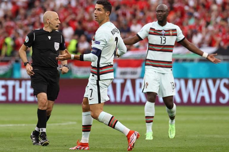 Last Minute: Cüneyt Çakır & Cristiano Ronaldo stamp on Hungary - Portugal match in EURO 2020 Ronaldo went crazy, Cüneyt Çakır was not there...