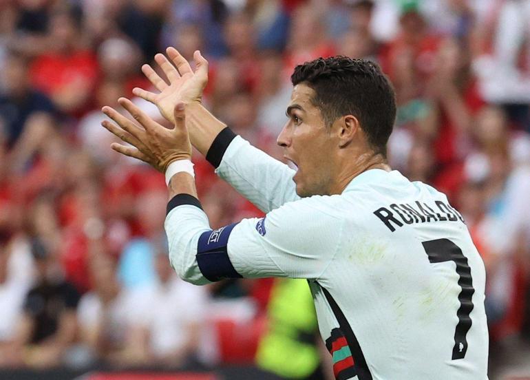 Last Minute: Cüneyt Çakır & Cristiano Ronaldo stamp on Hungary - Portugal match in EURO 2020 Ronaldo went crazy, Cüneyt Çakır was not there...