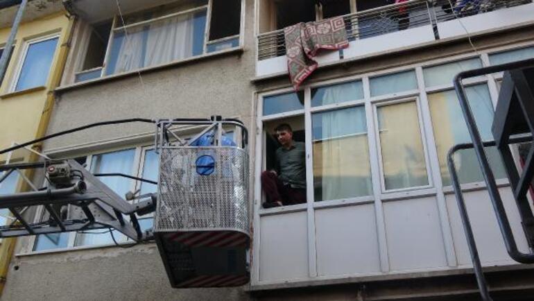 Bursada apartmanda yangın: Mahsur kalan 1i bebek 12 kişi kurtarıldı