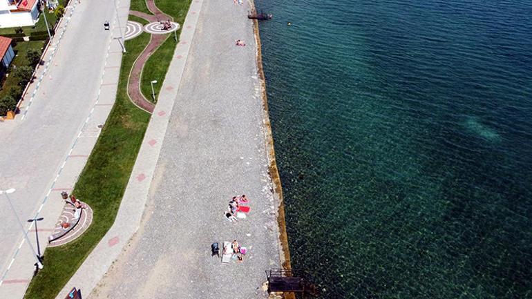 Mavi bayraklı plajda müsilaj uyarısı Denize girerken bir daha düşünün