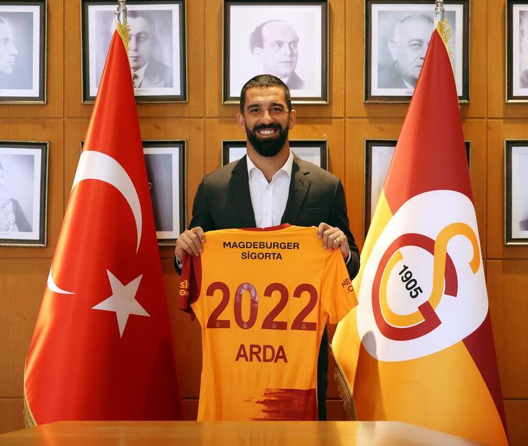Son dakika haberi... Arda Turan Galatasarayda kaldı Yeni sözleşme...