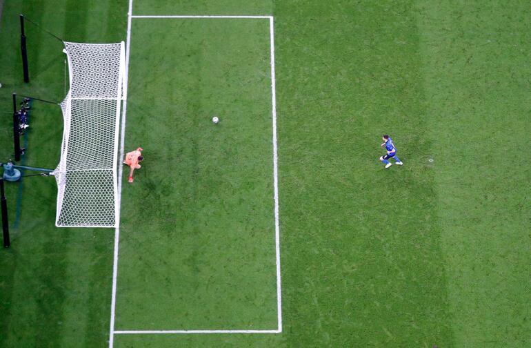 Penaltının yeni sanatkarı İtalyan Jorginhonun EURO 2020deki penaltısı olay oldu
