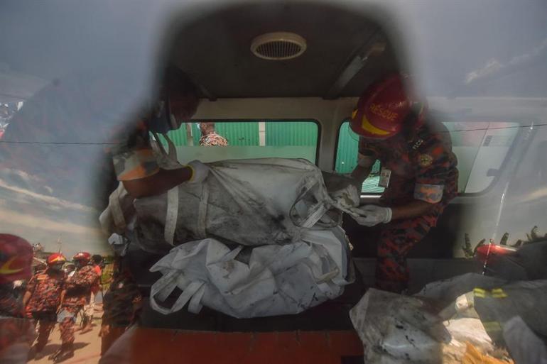 Son dakika: Bangladeşte fabrika yangını... En az 52 ölü