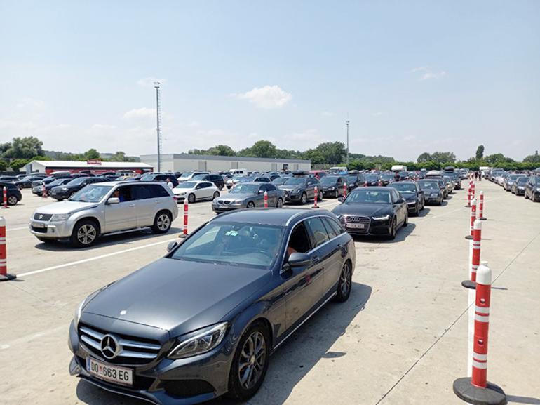 Hasret y�kl� gurbet�ilerin bayram sevinci