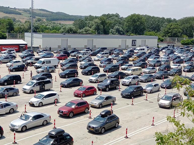 Hasret y�kl� gurbet�ilerin bayram sevinci