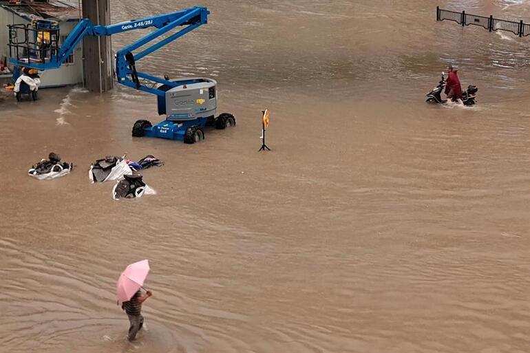 Son dakika haberi... Görülmemiş kâbus: Çinde sel felaketi çok sayıda can aldı... Dehşet anları saniye saniye kamerada
