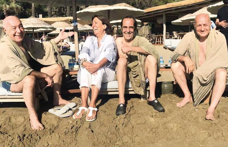 MFÖden özel poz 20 yıl sonra ilk defa üçümüz birlikte yüzdük