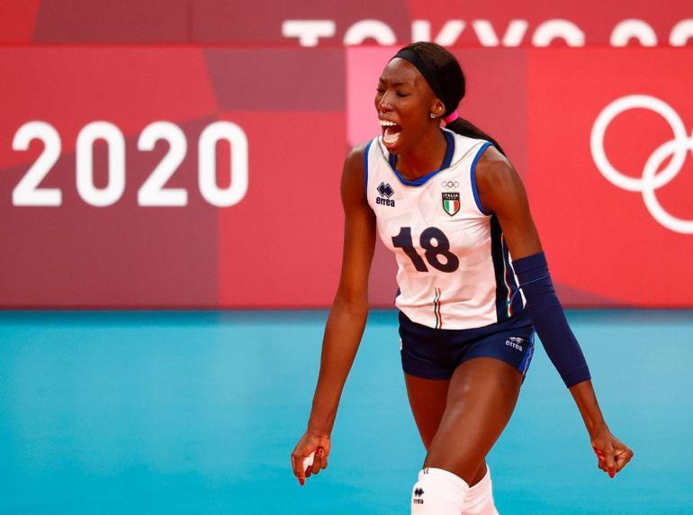 İtalyan voleybolcu Paola Egonunun filmleri aratmayacak hayat hikayesi Fenerbahçe, avukatlık, muhasebe diploması, seslendirme ve Donald Trump eleştirisi...