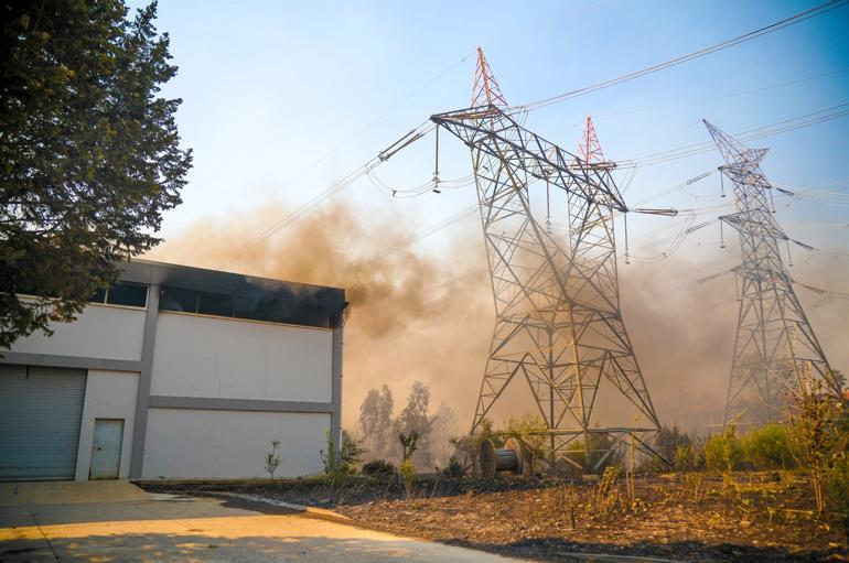 Manavgattaki yangında inanılmaz anlar: Can var abla can
