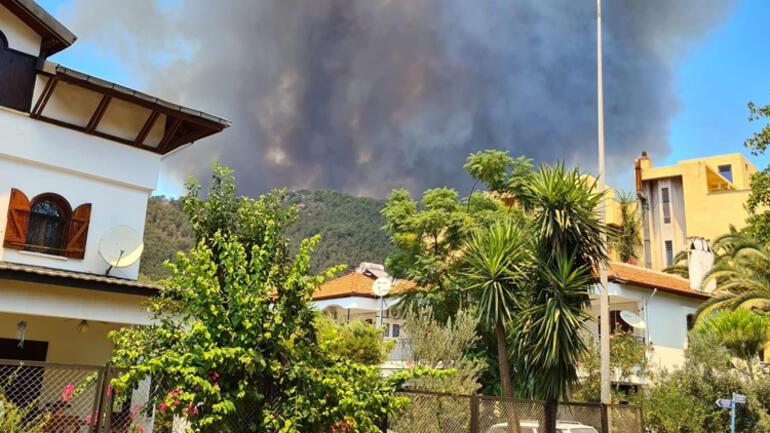 Son dakika: Marmariste de orman yangını başladı 5 dakikada yayıldı, evler ve oteller tehdit altında