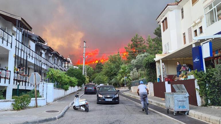 Son dakika: Marmariste de orman yangını başladı 5 dakikada yayıldı, evler ve oteller tehdit altında