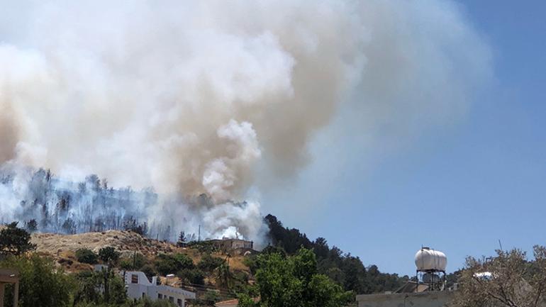 Son dakika: KKTCde yangın Ekipler seferber oldu