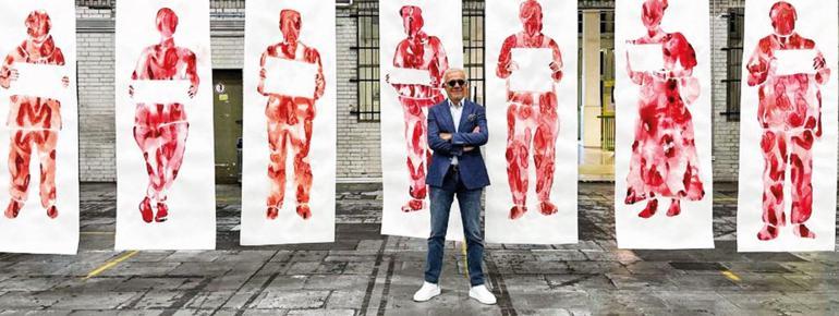 Bu karedeki tek farkı bulun çünkü tarihi işte o insan yazdı