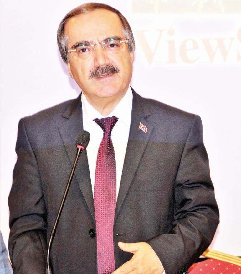 Yangın manzarasında tatile devam etmek