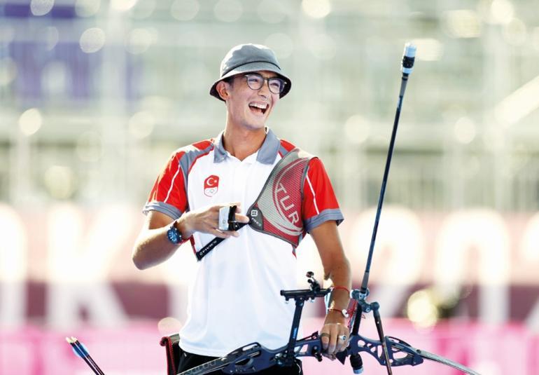 Yangın manzarasında tatile devam etmek