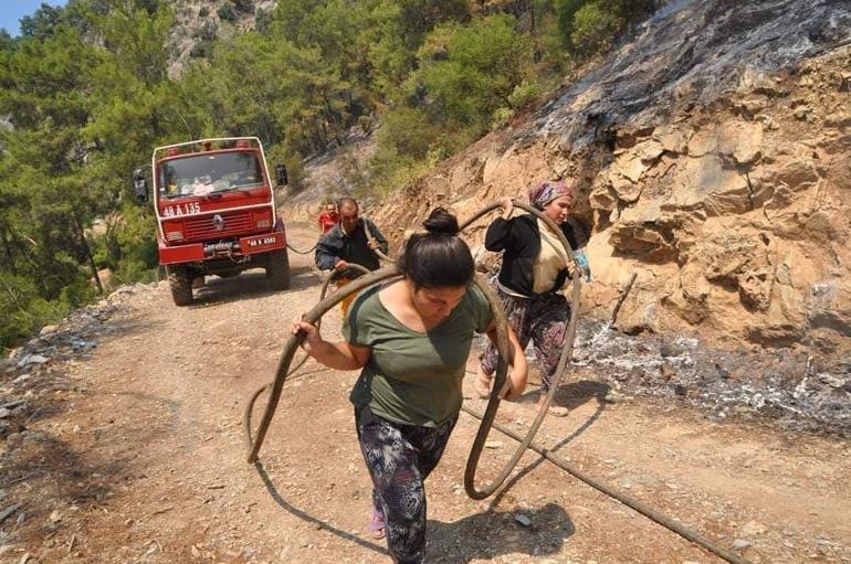 Türkiye bu fotoğrafı konuşuyor Zaman değişir, Nene Hatunlar değişmez