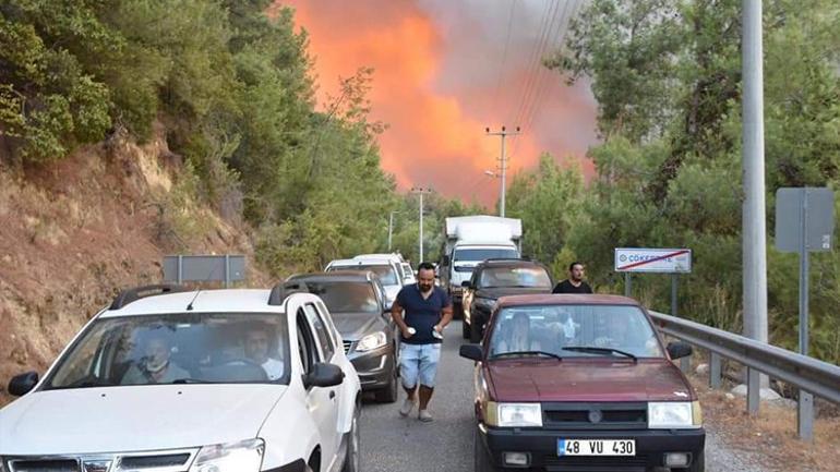 Son dakika... Yangında son durum... Alevler mahalleyi sardı... İşte orman yangınının devam ettiği yerler