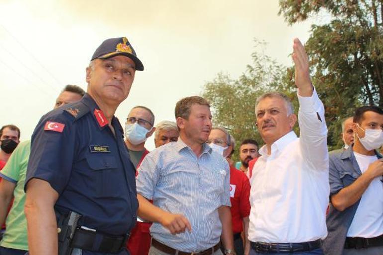 Son dakika... Antalya Beydiğindeki yangın devam ediyor Alevler hızla ilerliyor, 2 mahalle tehdit altında