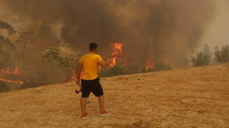 Son dakika... Antalya Beydiğindeki yangın devam ediyor Alevler hızla ilerliyor, 2 mahalle tehdit altında