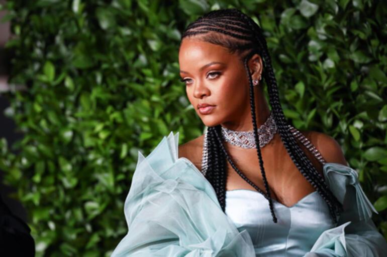 Rihanna milyarderler listesine girdi
