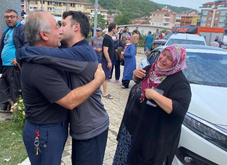 Son dakika haberleri... Bartın, Sinop, Kastamonu ve Karabükteki sel felaketinde son durum... İşte dakika dakika yaşananlar