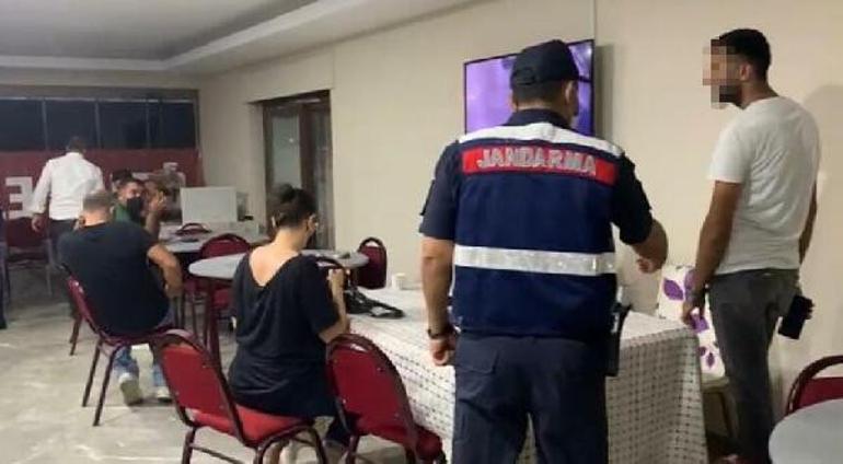 İzmirde kumar operasyonu 30 kişiye ceza yağdı