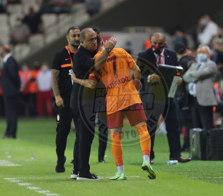 Son Dakika: Galatasarayda Kerem Aktürkoğluna saldıran Marcao’yu soyunma odasına bile almadılar