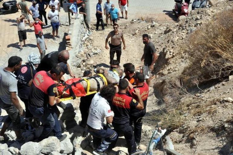 Muğlada istinat duvarı çöktü elektrik teknisyeni yaralandı