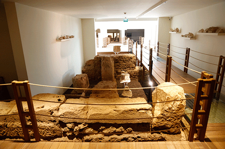 KALEİÇİNİN ZAMAN MAKİNESİ