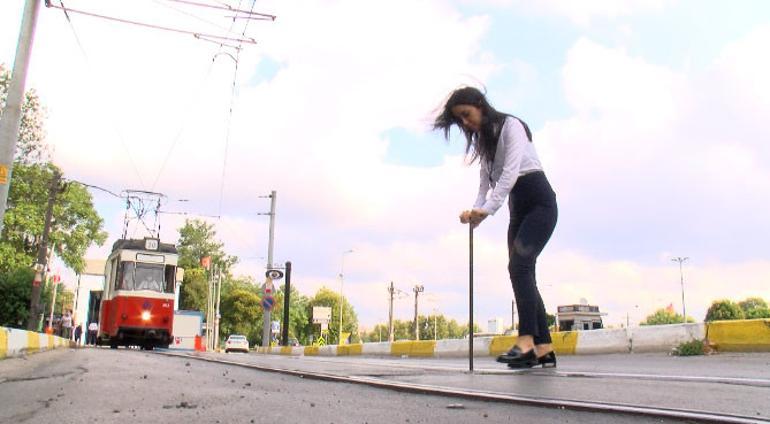 Kadıköyde nostaljik tramvayın ilk kadın makinistleri göreve başladı
