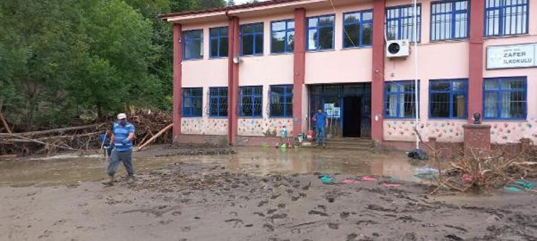 Bartında selden etkilenen köyde seferberlik Eğitime hazırlanıyor