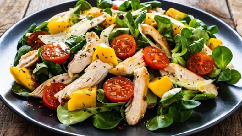 Kilo verdiren kalorisi düşük 5 lezzetli diyet salata tarifi