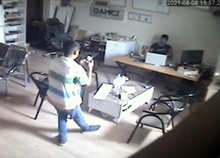 Hırsızlık için girdikleri iş yerinde fotoğraf çekip eğlenmişler