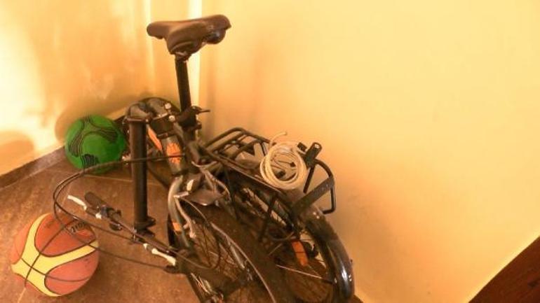 Beylikdüzünde pes dedirten olay 9 saat bekledi... Kapılara siyah bant çekmiş