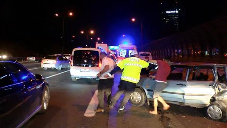 TEM Otoyolunda feci kaza Alkollü sürücüye saldırdılar...