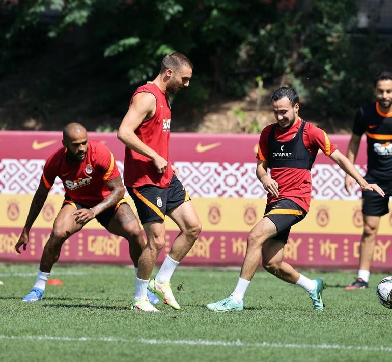 Galatasarayda Trabzonspor maçı hazırlıkları sürüyor Marcao...