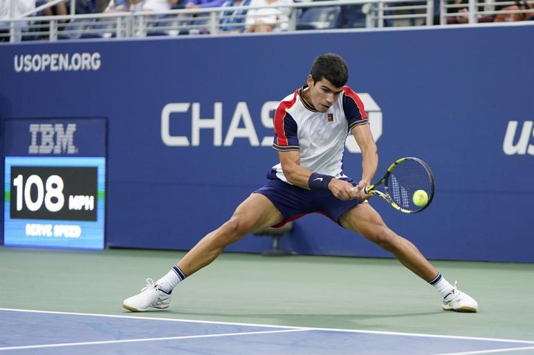 19 yaşındaki Leylah Fernandez, ABD Açıkta çeyrek finale yükseldi