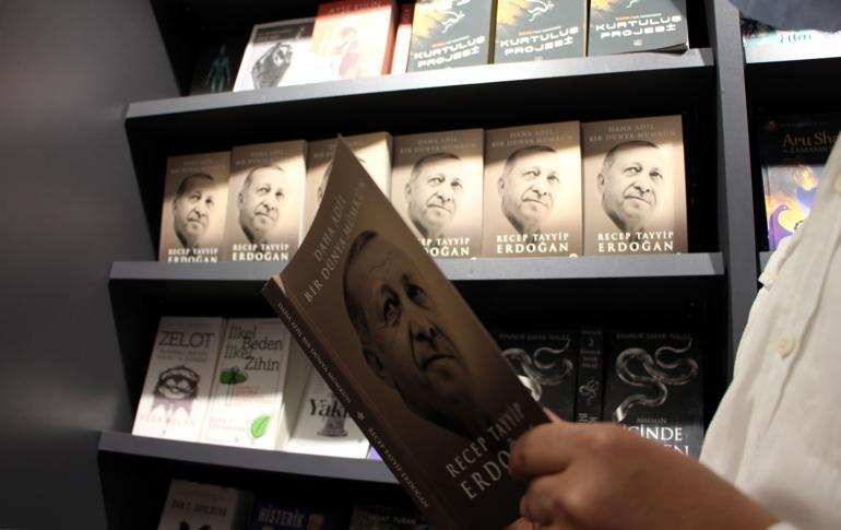 Cumhurbaşkanı Recep Tayyip Erdoğanın kitabı raflarda yerini aldı
