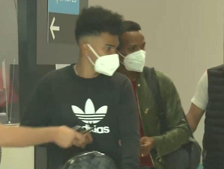 Son dakika: Galatasarayın yeni transferi Gustavo Assunçao İstanbulda Meğer Arda Turan ve babası...