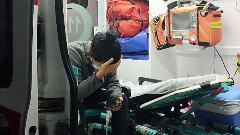 Taksi ücertini ödemek istemeyen yolcu, polisleri görünce korona olduğunu söyledi