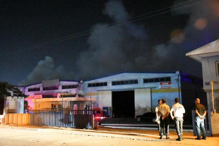 Tekstil fabrikasında çıkan yangın hasara neden oldu