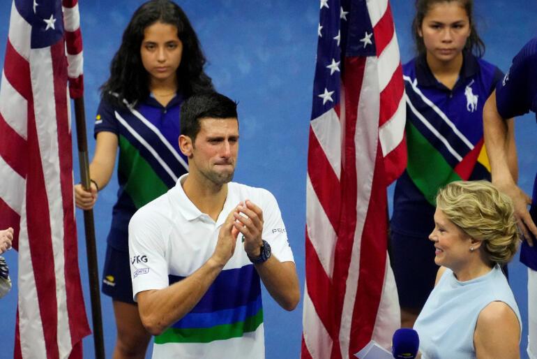Τελευταία στιγμή: Ιστορικές στιγμές στο US Open... Ο Τζόκοβιτς πήρε την υποστήριξη των φιλάθλων για πρώτη φορά, δεν μπόρεσε να συγκρατήσει τα δάκρυά του.  Η νίκη του Μεντβέντεβιν...