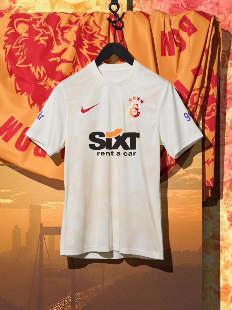 Son Dakika: Galatasarayın 3. forması tanıtıldı Şehrin tutkusundan ilham aldı