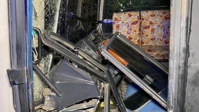 Kazada yaralanan otobüs şoförü Çalışmam lazım diyerek ambulanstan inmeye çalıştı