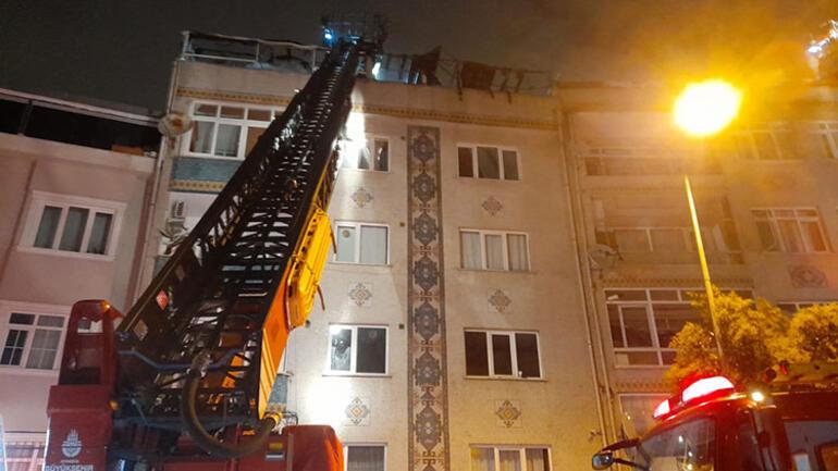 Eyüpsultan’da bir binanın çatısı alev alev yandı