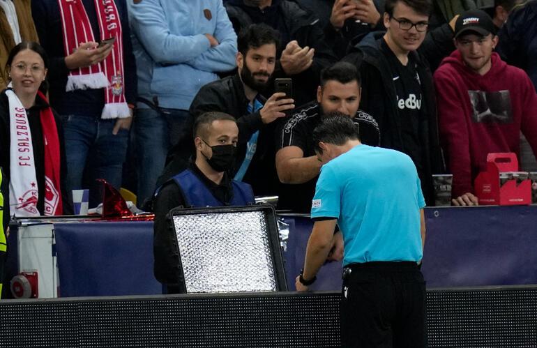 Salzburg - Lille maçında Halil Umut Melerin kararı Burak Yılmazı çılgına çevirdi Yapma hocam
