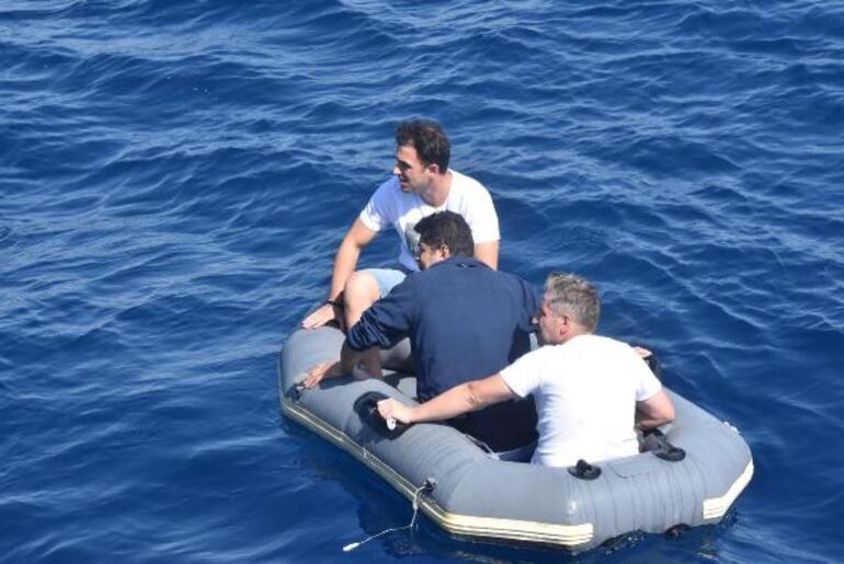 Μέλος της FETÖ 3 Ανθυπολοχαγοί προσπάθησαν να διαφύγουν στην Ελλάδα με υποβρύχιο όχημα Όταν τελείωσε η μπαταρία της συσκευής...