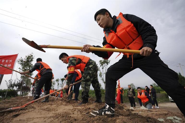 Çinde sel felaketi: Yaklaşık 2 milyon insan etkilendi