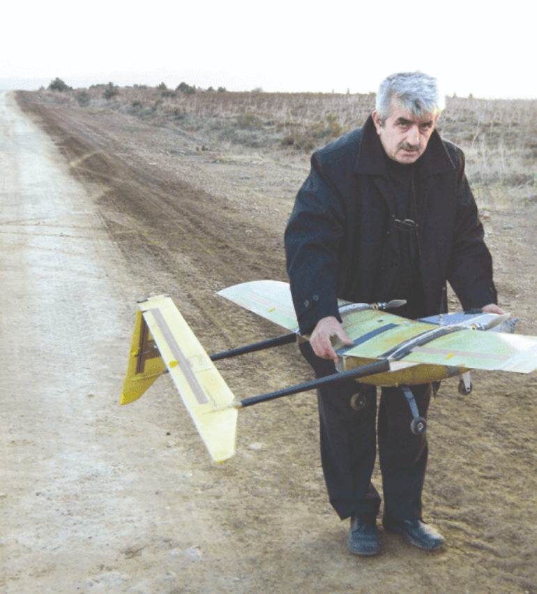 SİHAların öncü ismi Özdemir Bayraktara veda Selçuk Bayraktar: En yakın dava ve yol arkadaşımızdı